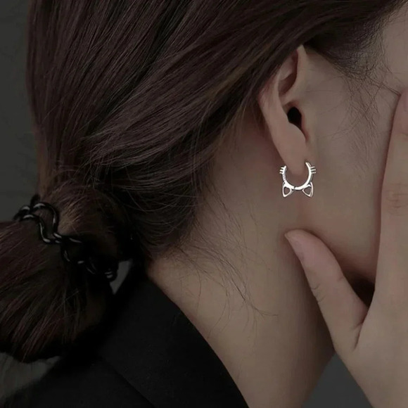 925 Sterling Silver Cat Huggie Earrings Cat Small Hoop Earrings Kitty Hoops - Picture 5 of 5